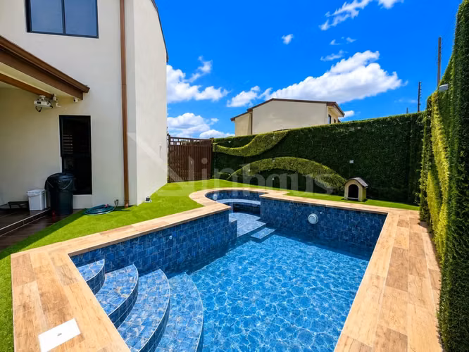 id 43428 Amplia casa en venta con piscina en Condominio La Floresta - Imagen 7