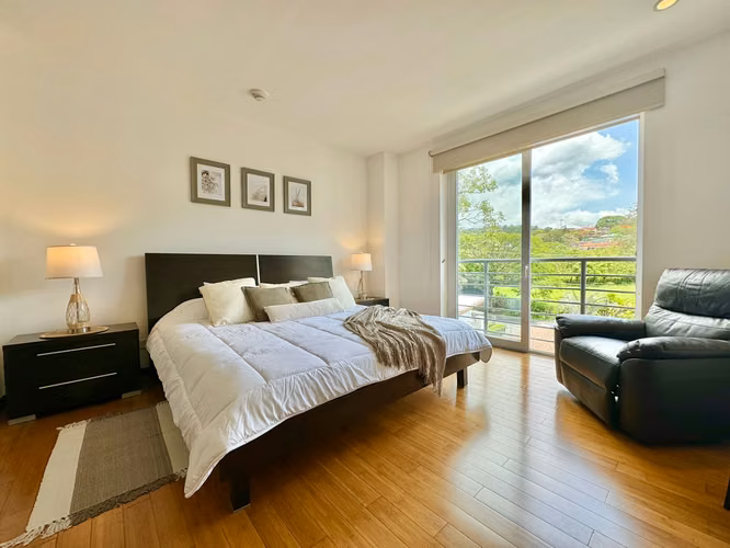 Apartamento amueblado dos dormitorios en Distrito 4 Escazú