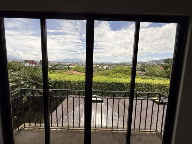 VENTA DE CASA, ESCAZÚ, CONDOMINIO CERRO ALTO, CON VISTA ESPECTACULAR - Imagen 2