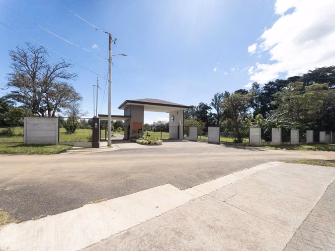 SE VENDE TERRENO DE MONTAÑA EN RESIDENCIAL, BIRRI, HEREDIA. - Imagen 8