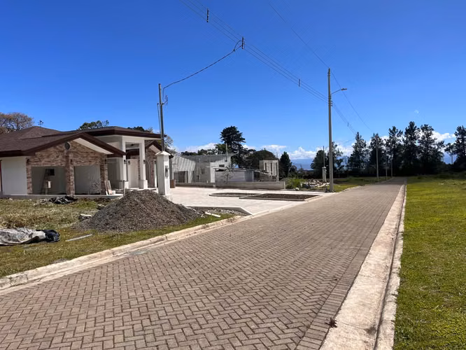 SE VENDE TERRENO DE MONTAÑA EN RESIDENCIAL, BIRRI, HEREDIA. - Imagen 5