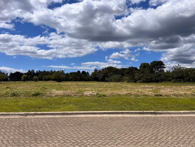 SE VENDE TERRENO DE MONTAÑA EN RESIDENCIAL, BIRRI, HEREDIA. - Imagen 8