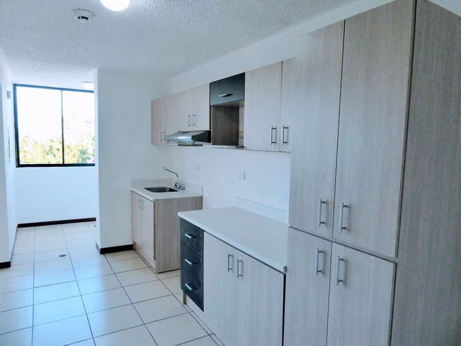 Amplio apartamento de 2 habitaciones en Condominio Bosque Real - Imagen 10