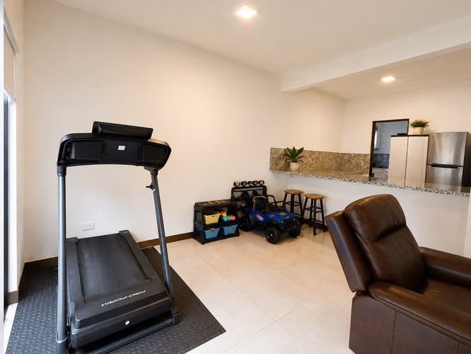 Casa Esquinera en Venta en Condominio Quinta 106 – Lagunilla, Heredia - Imagen 2