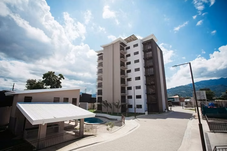 Lujoso Apartamento de 1 Habitación en SkyHouse, San Sebastián - Imagen 10