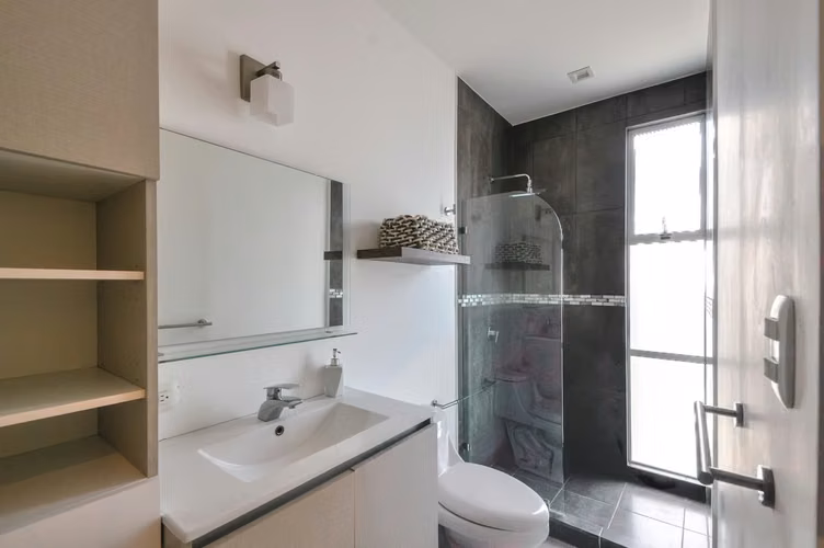 Lujoso Apartamento de 1 Habitación en SkyHouse, San Sebastián - Imagen 13