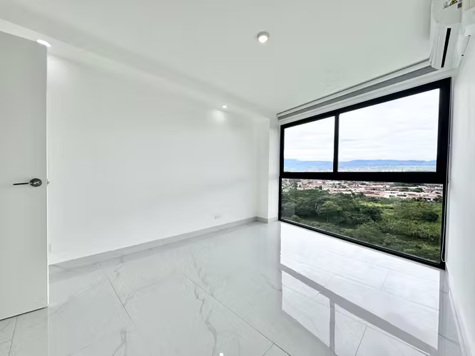 Lujoso apartamento con línea blanca muy poco uso - Imagen 4