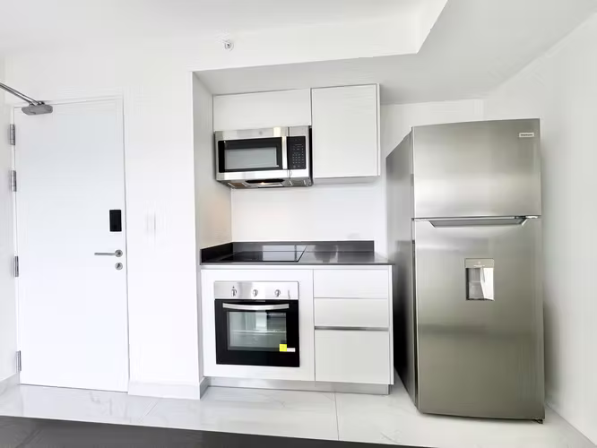 Lujoso apartamento con línea blanca muy poco uso - Imagen 9