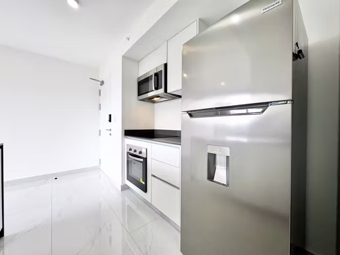 Lujoso apartamento con línea blanca muy poco uso - Imagen 6