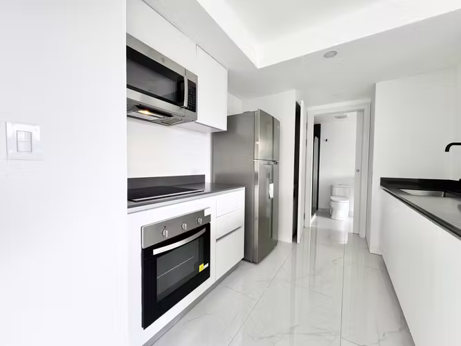 Lujoso apartamento con línea blanca muy poco uso - Imagen 5