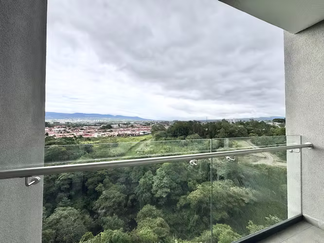 Lujoso apartamento con línea blanca muy poco uso - Imagen 11