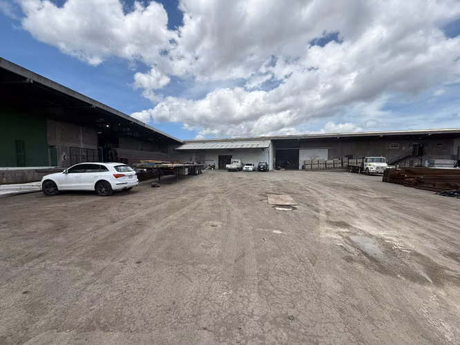 Se alquila bodega industrial en barrio San Jose, Curridabat