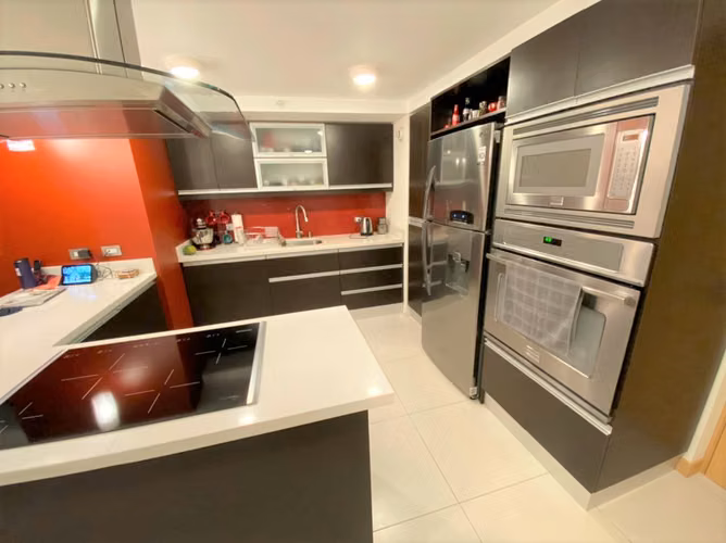 Loft amueblado de dos niveles en torre en Heredia - Imagen 4