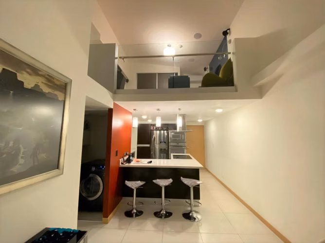 Loft amueblado de dos niveles en torre en Heredia - Imagen 2