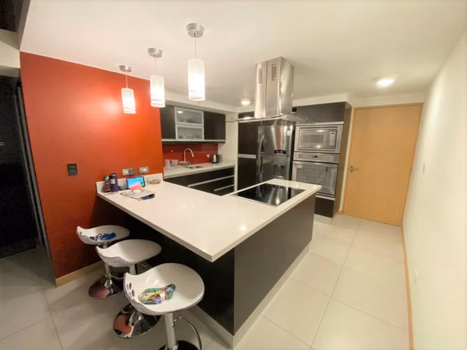 Loft amueblado de dos niveles en torre en Heredia - Imagen 3