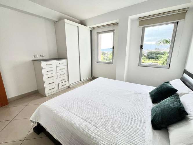 AL LADO DE AVENIDA ESCAZU! APARTAMENTO AMUEBLADO 2 HAB/2BAÑOS/2PARQUEOS - Imagen 6
