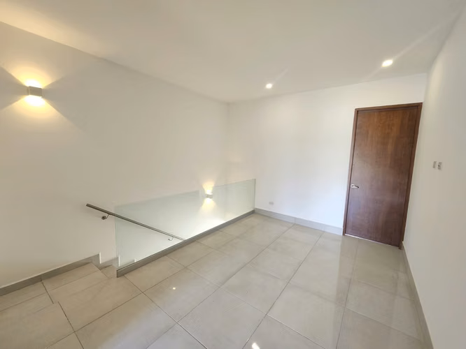 Lindora 43, hermosa, nueva, 3 hab, A/C, 2.5 baños, terraza, amplio patio, amenidades. - Imagen 6