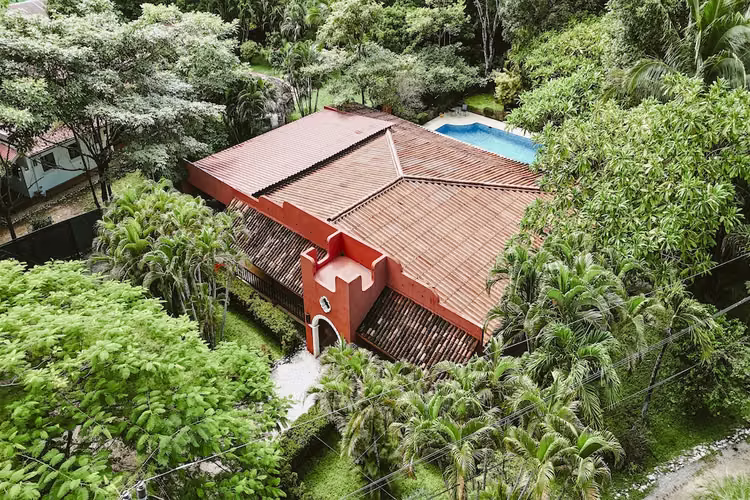 Amplia Casa de 3 Habitaciones con Piscina Cerca de Tamarindo - Imagen 17