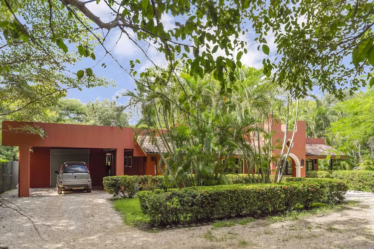 Amplia Casa de 3 Habitaciones con Piscina Cerca de Tamarindo - Imagen 16