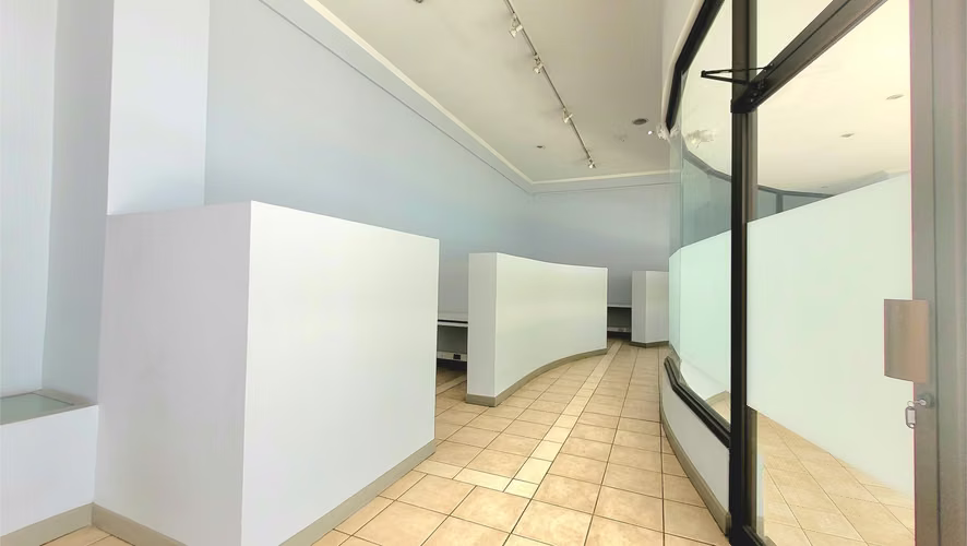 ALQUILER: Edificio de Oficinas Corporativas o Clínicas en Zona Privada