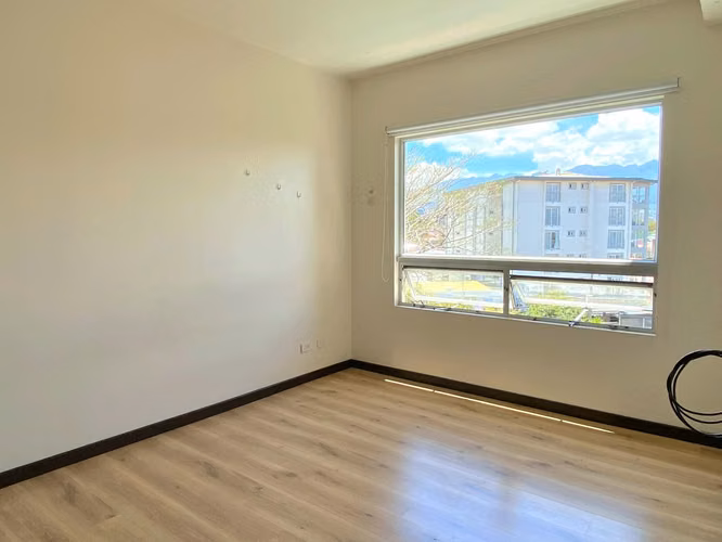 La Sabana - Electrodomésticos - 2 habitaciones - 2 parqueos - Linda Vista - Imagen 6