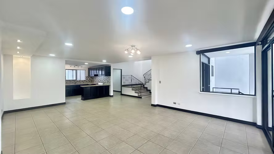 ¡CASA EN VENTA O ALQUILER EN GUACHIPELÍN NORTE DE ESCAZÚ! - Imagen 4