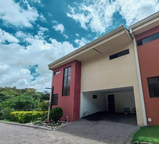 Venta de Casa en Condominio Vista del Cafetal- Moravia