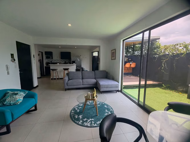 Venta de Casa en Condominio Vista del Cafetal- Moravia - Imagen 3
