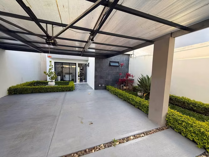 Venta de Hermosa casa de una Planta en Santo Domingo- Heredia - Imagen 7