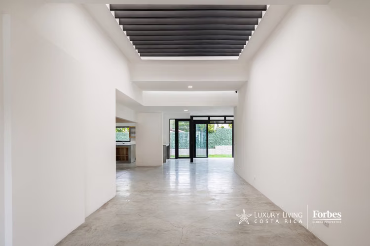 21528 - Casa estilo industrial, 3 habitaciones, 1planta con jardín - Imagen 3