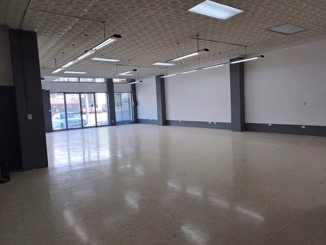 Edificio Comercial en Venta sobre Calle Ancha de Pavas | Alto Tráfico y Generando Rentabilidad
