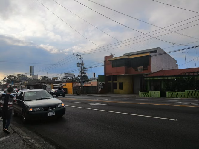 Terreno Comercial 2,000 m² con 2 Frentes – Calle Principal San Francisco de Dos Ríos – Alta Exposición