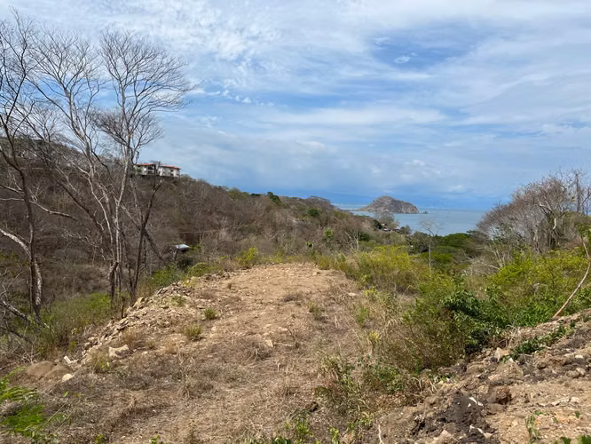 Lot for sale in Playa Naranjo – Nicoya Peninsula, Costa Rica.