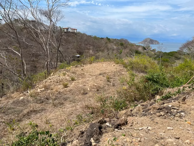 Venta de LOTE en PLAYA NARANJO-PENÍNSULA DE NICOYA, COSTA RICA.
