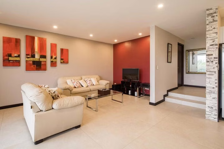 Venta de Casa en Heredia. RAH 25-627 - Imagen 2