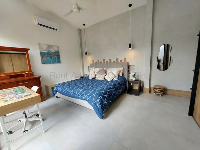 Alquiler de Casa AMUEBLADA en Garabito-Jacó.  27-528