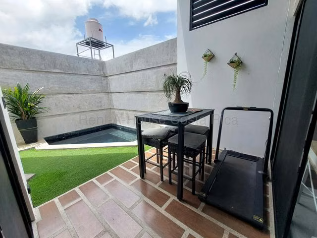 Alquiler de Casa AMUEBLADA en Garabito-Jacó.  27-528