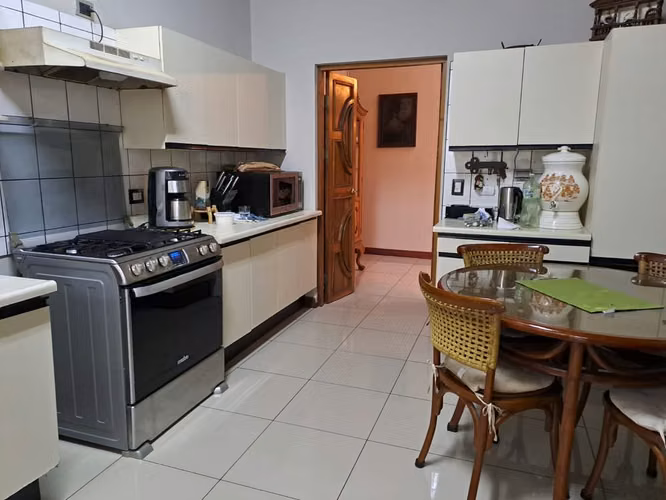 VENDO CASA EN LOS YOSES -ZAPOTE - Imagen 9