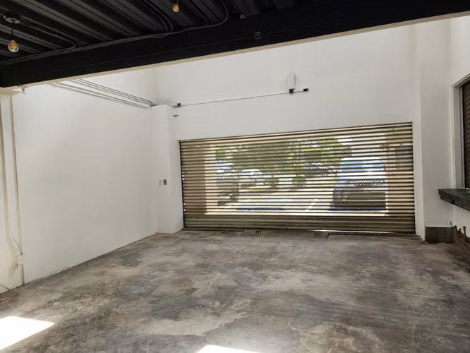 Venta de local en Plaza del Río. Santa Ana. - Imagen 14