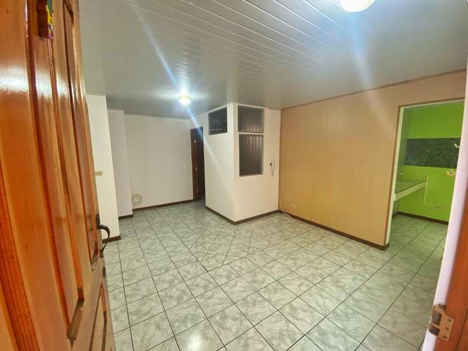 Se alquila apartamento