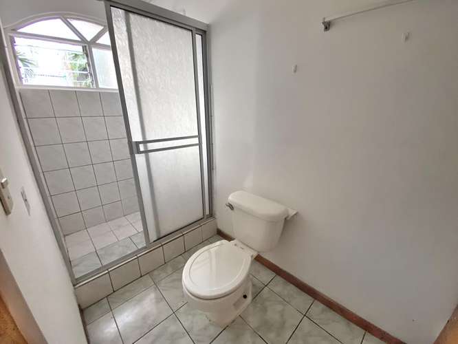 Se alquila apartamento