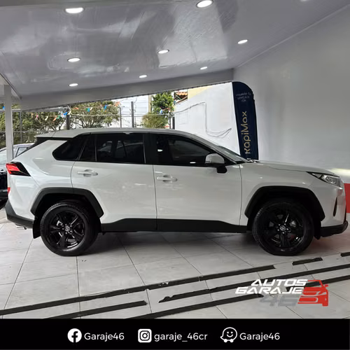 TOYOTA RAV4 LE 2024 Récord en Purdy - Imagen 10