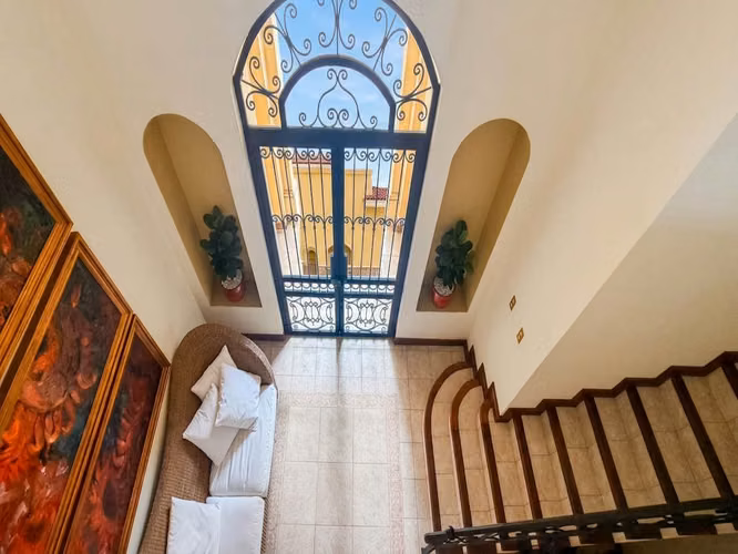 ALQUILER DE RESIDENCIA DE LUJO EXCLUSIVA EN VILLA REAL - Imagen 3