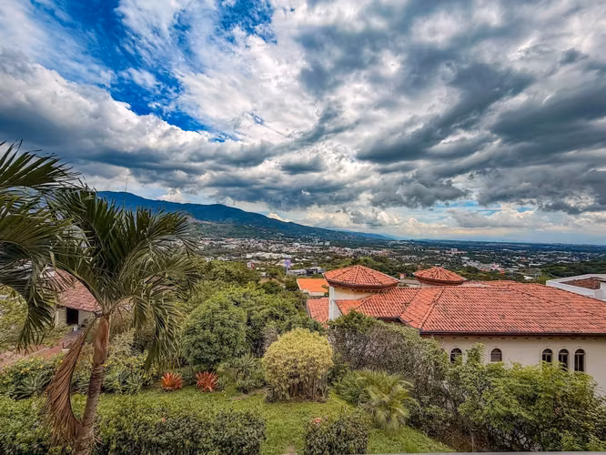 ALQUILER DE RESIDENCIA DE LUJO EXCLUSIVA EN VILLA REAL - Imagen 4
