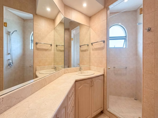 ALQUILER DE RESIDENCIA DE LUJO EXCLUSIVA EN VILLA REAL - Imagen 16
