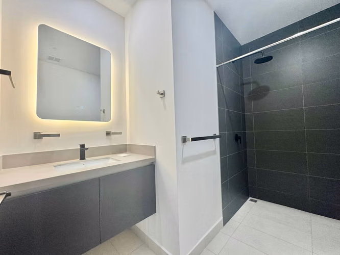 Apartamento con línea blanca y jardín en Río Oro Santa Ana - Imagen 11