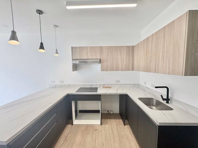 Apartamento con línea blanca y jardín en Río Oro Santa Ana - Imagen 5