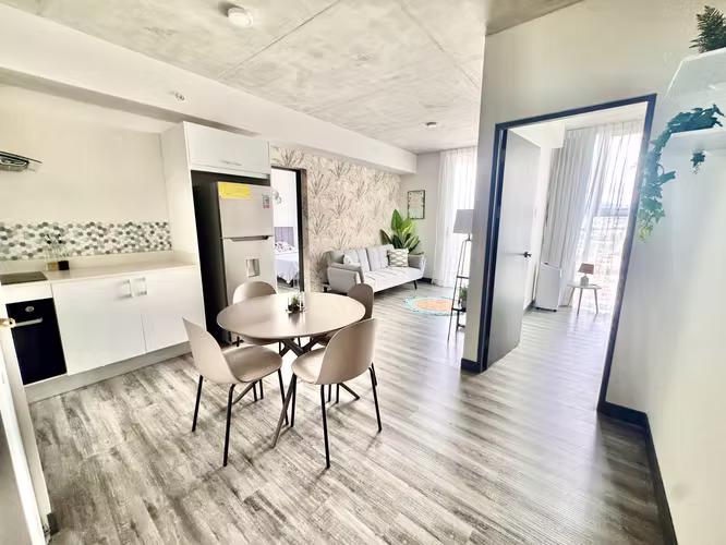 VENTA DE APARTAMENTO AMUEBLADO DE 2 HABITACIONES 2 BAÑOS Y PARQUEO - Imagen 10