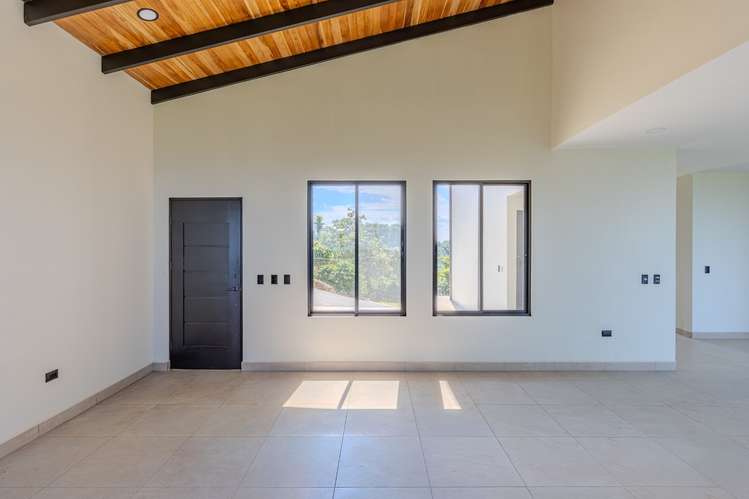 Casa Moderna con Piscina Infinity en Estanquillos, Atenas