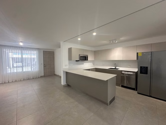 ALQUILER DE CASA EN CONDOMINIO GUACHIPELIN 310 - Imagen 5